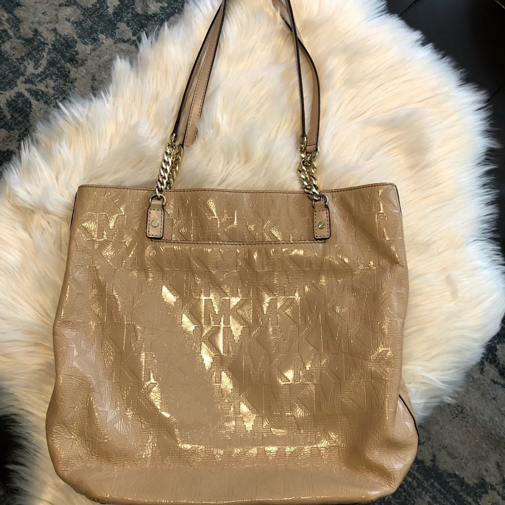 Michael Kors tan patent leather double handle tote - Picture 2 of 14